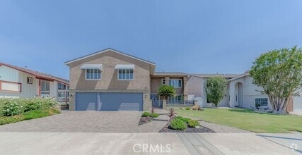 Building Photo - 6841 Loyola Dr