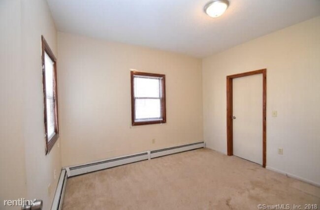 Foto del edificio - 3 br, 2 bath Apartment - 146 crown,