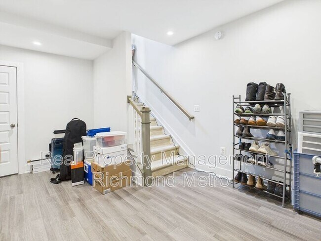 Building Photo - 5232 Old Main St