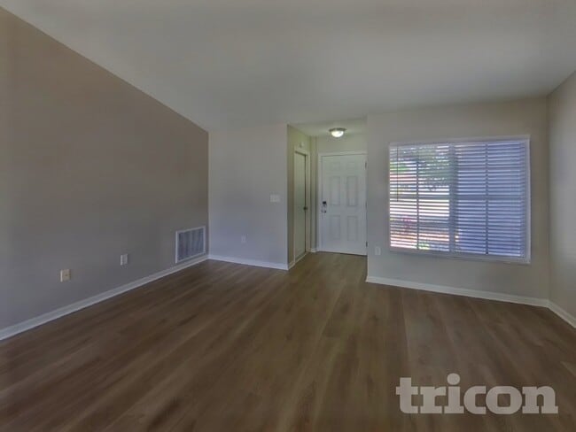 Building Photo - 1212 Alpine Lake Dr