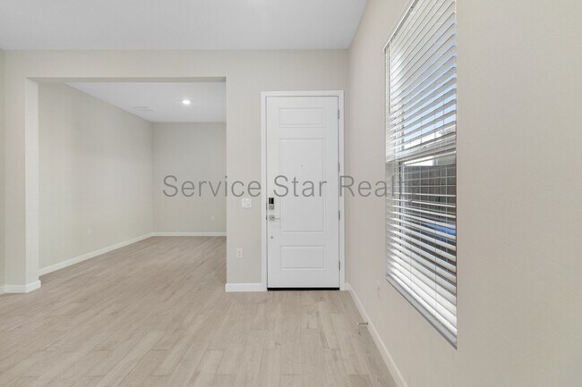 Foto del edificio - 5062 E Hartford Ave