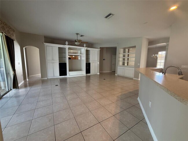 Foto del edificio - 5516 Garden Arbor Dr