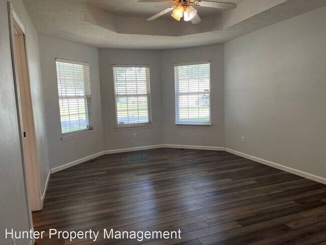 Building Photo - 3 br, 2 bath House - 204 West Fox Terrace ...