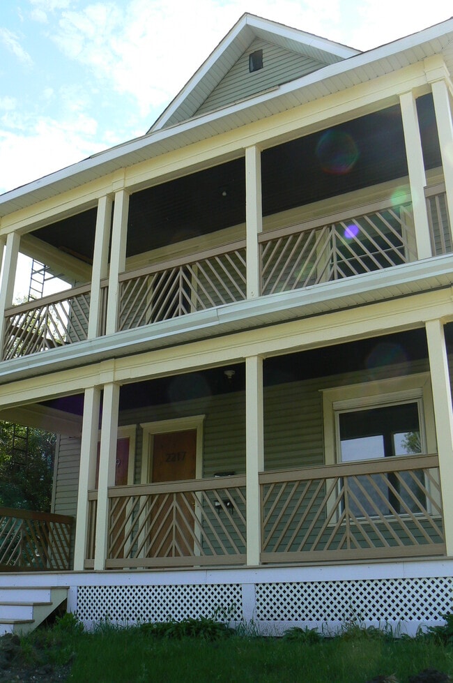 Building Photo - 2217 Jackson St NE