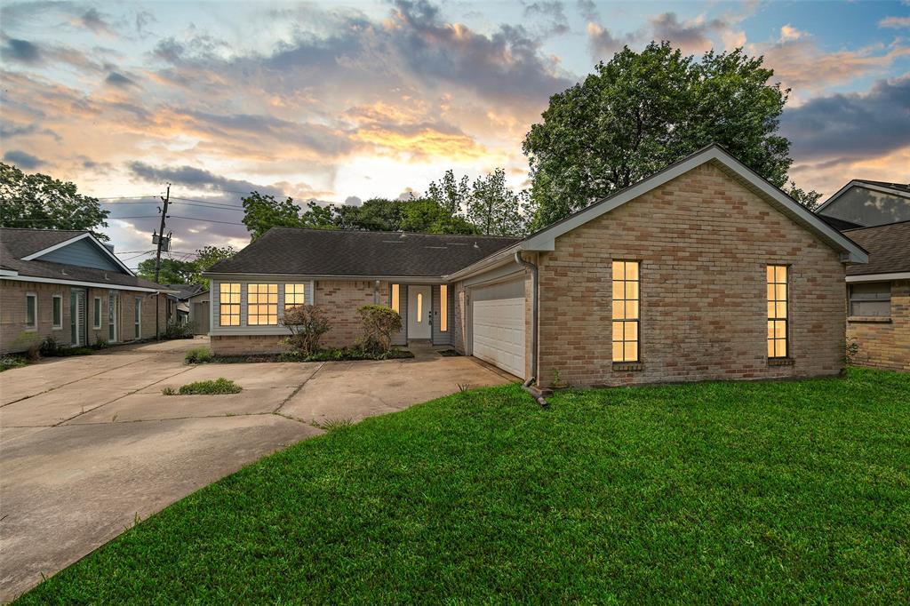 Foto principal - 322 Muirwood Ln