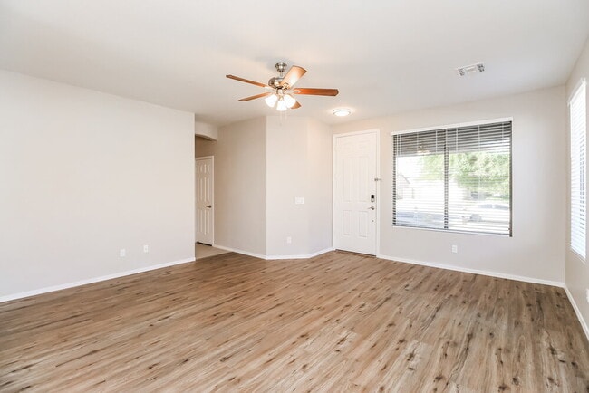 Foto del edificio - 1931 S Noble