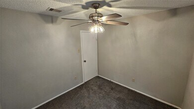 Building Photo - 5210 Russelville Rd
