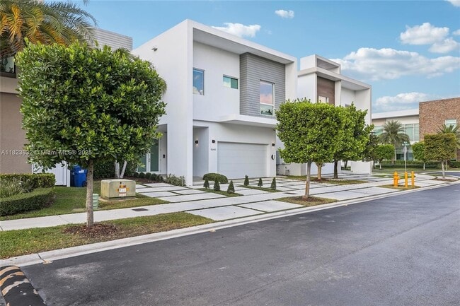 Building Photo - 10445 NW 68th Terrace