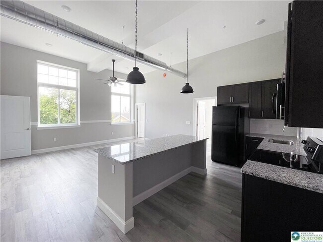 Foto del edificio - 216 Penn St