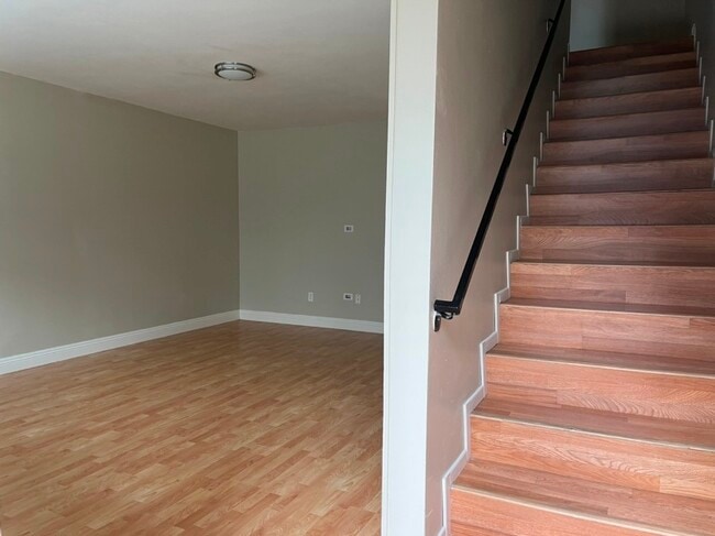 Building Photo - 1711 Huntington Ln