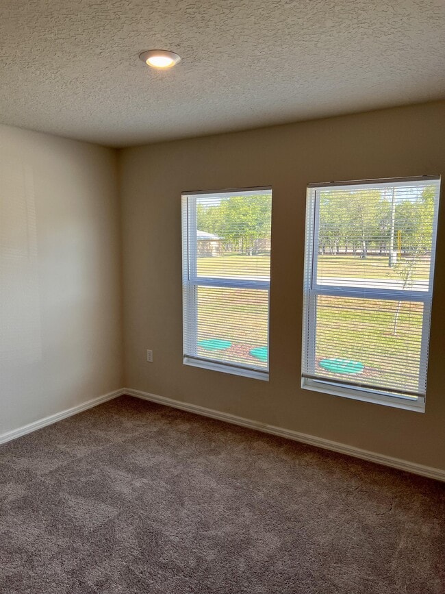 Foto del edificio - 6652 N Bedstrow Blvd