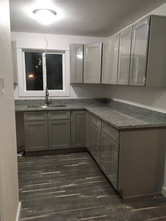 Primary Photo - 3320 Fernwood Pl