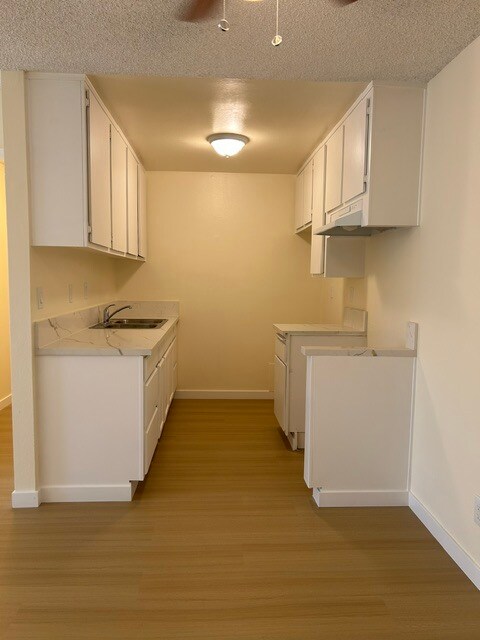 Foto del edificio - 6310 Hazeltine Ave