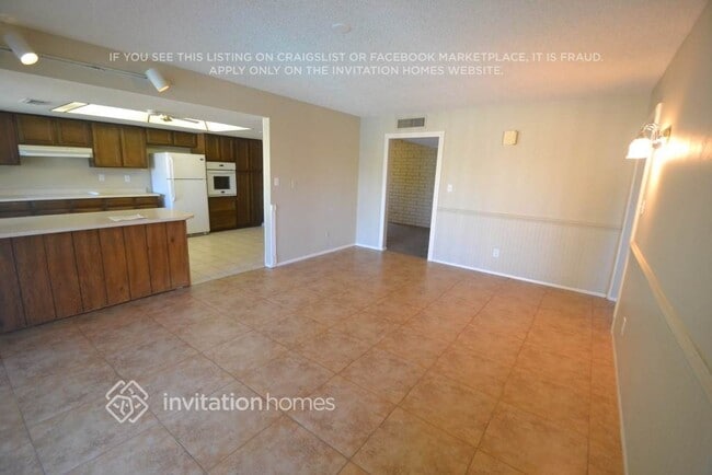 Foto del edificio - 8332 N 50th Dr