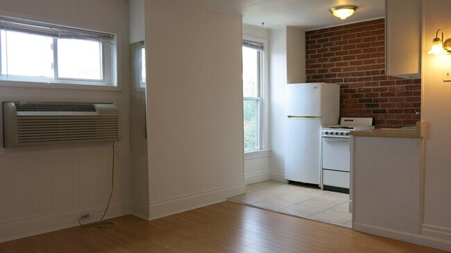 Building Photo - 623 Bellefonte St