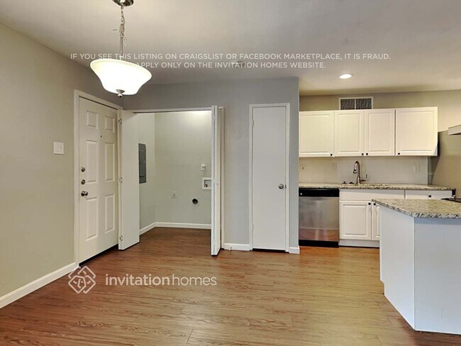 Foto del edificio - 5313 Marsh Dr