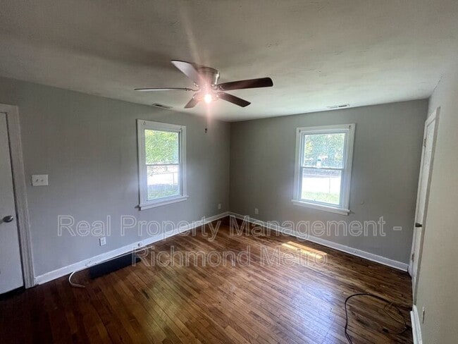 Building Photo - 2301 Yorktown Ave