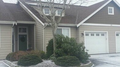 Building Photo - 923 Aaron Dr