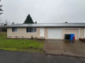 Building Photo - 121 Edith Cir