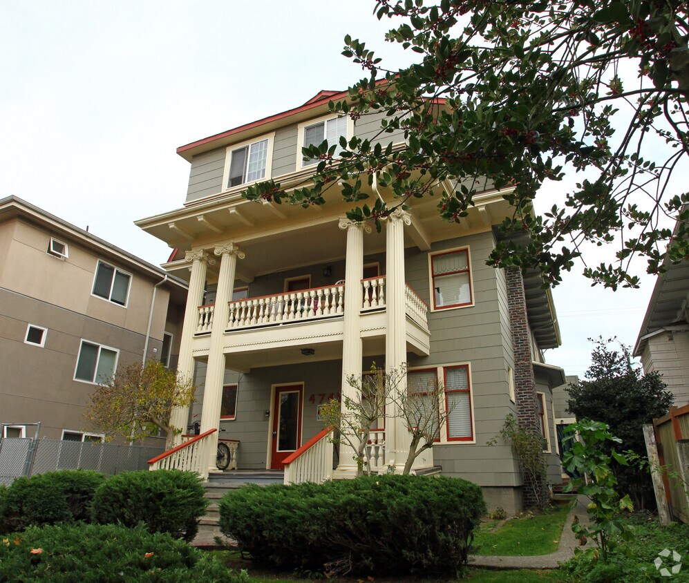 Building Photo - 4746 16th Ave NE