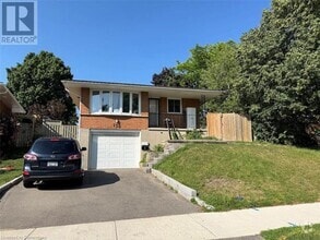 Building Photo - 132 Briar Knoll Dr