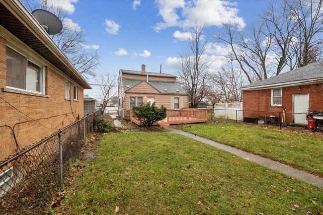 Foto del edificio - 3 bedroom 2 full bathrooms Warren $1,300