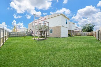 Building Photo - 9947 Valance Way