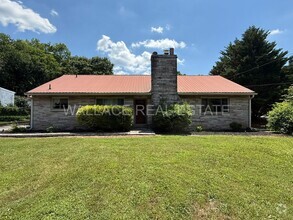 Building Photo - 136 Gilbert Ln