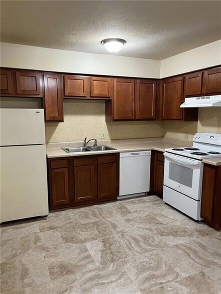 Foto del edificio - 126 Lakewood Dr