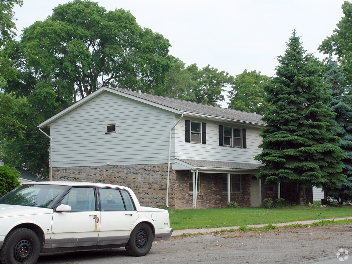 Foto principal - 2464 County Line Rd