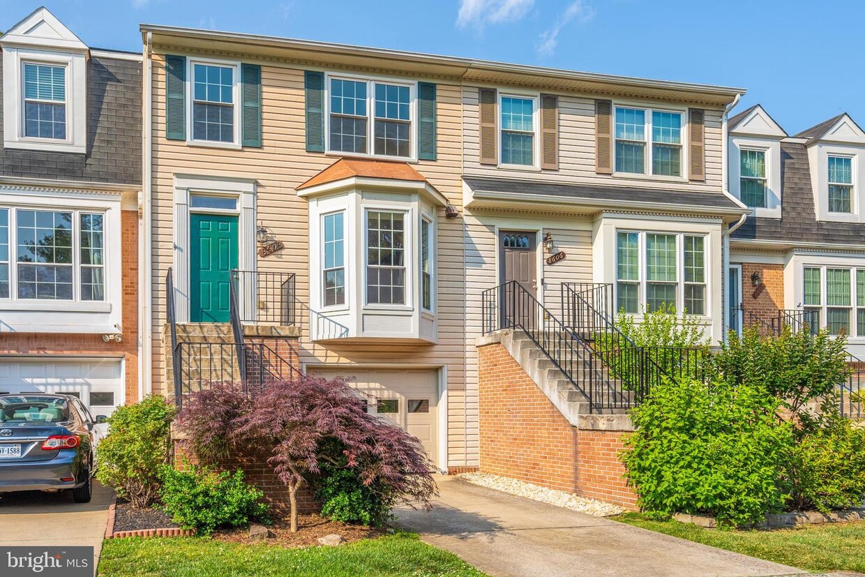 8608 Rocky Gap Ct, Lorton, VA 22079 Townhouse for Rent in Lorton, VA