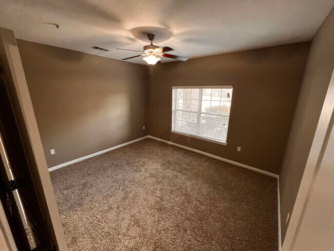 Building Photo - 1030 FM2931