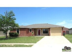 Building Photo - 503 Sumac Trail