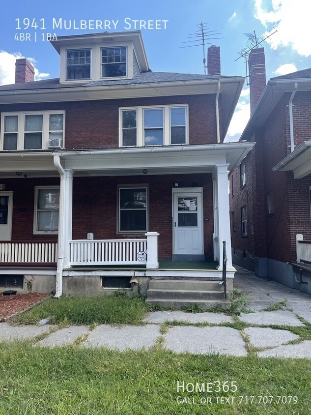 Primary Photo - Spacious 4 bed, 1 bath Duplex