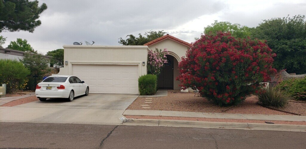 Foto del edificio - 5036 Shadow Mountain Rd