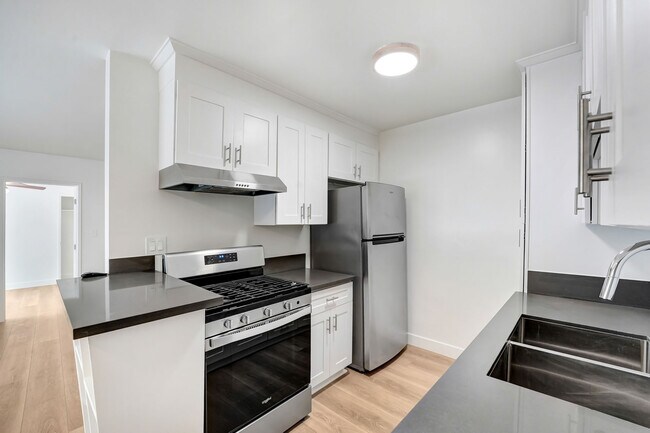 Foto del edificio - 1545 North Laurel
