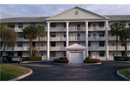 Foto principal - 1709 Whitehall Dr