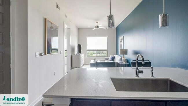 Building Photo - 825 Usener St