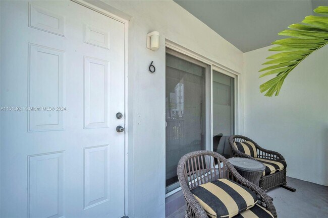 Foto del edificio - 9280 Bay Harbor Terrace