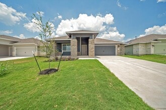 Building Photo - 145 Crawford