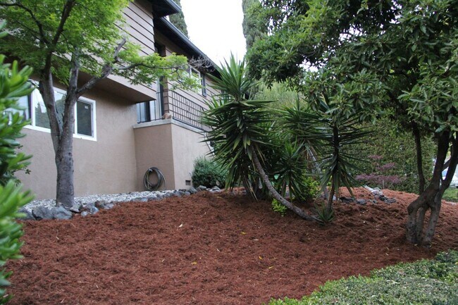 Foto del edificio - 40 Elysian Fields Dr