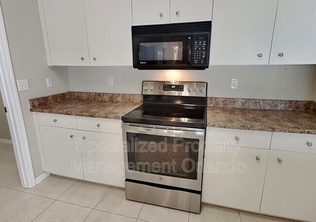 Foto del edificio - 1800 Creekwater Blvd