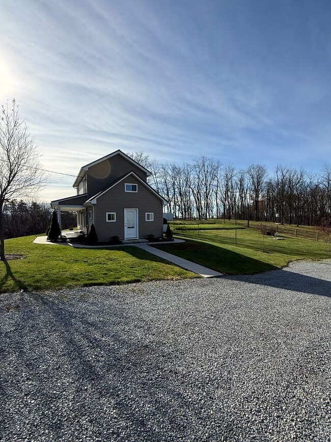 Building Photo - 36 Windy Hill Rd