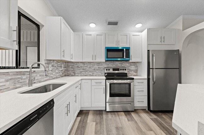 Foto del edificio - 9701 W Daffodil Ln