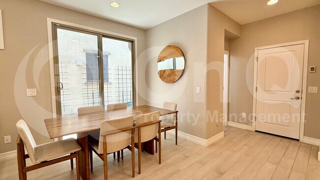 Foto del edificio - 8245 E Impala Ave