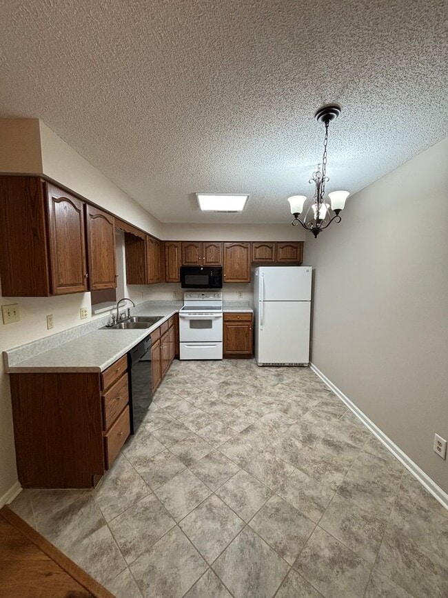 Building Photo - Cozy 3bd/2bth Condo in Powell - Minutes fo...