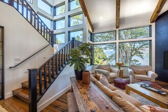 Building Photo - 3500 Westcliff Dr