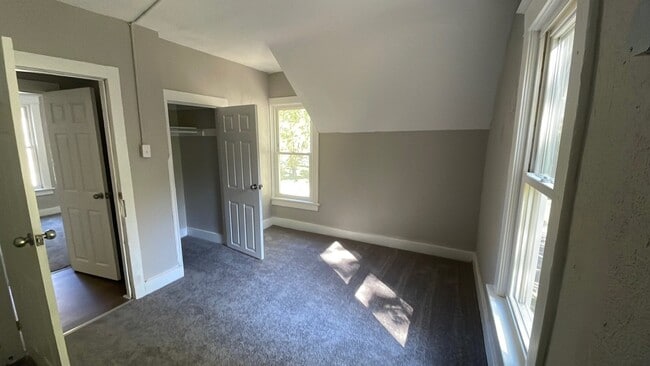 Building Photo - 609 Voris St