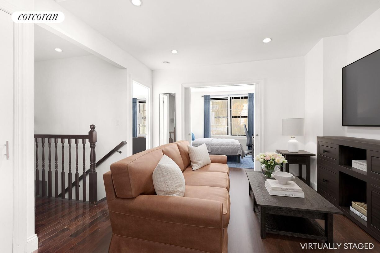 Foto del edificio - 328 W 19th St