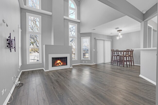 Building Photo - 730 Hamilton Ct